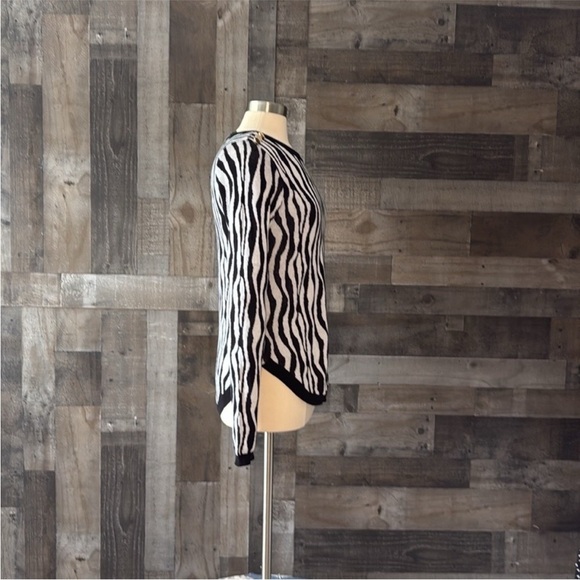 NWT! Belldini black white zebra stripes top medium animal print low key luxe - Picture 11 of 13